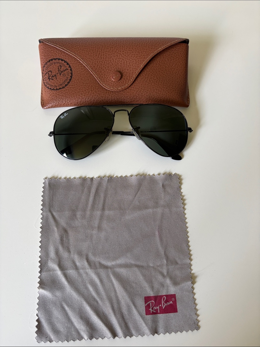 Ray-Ban Black Aviator Sunglasses with Brown Case